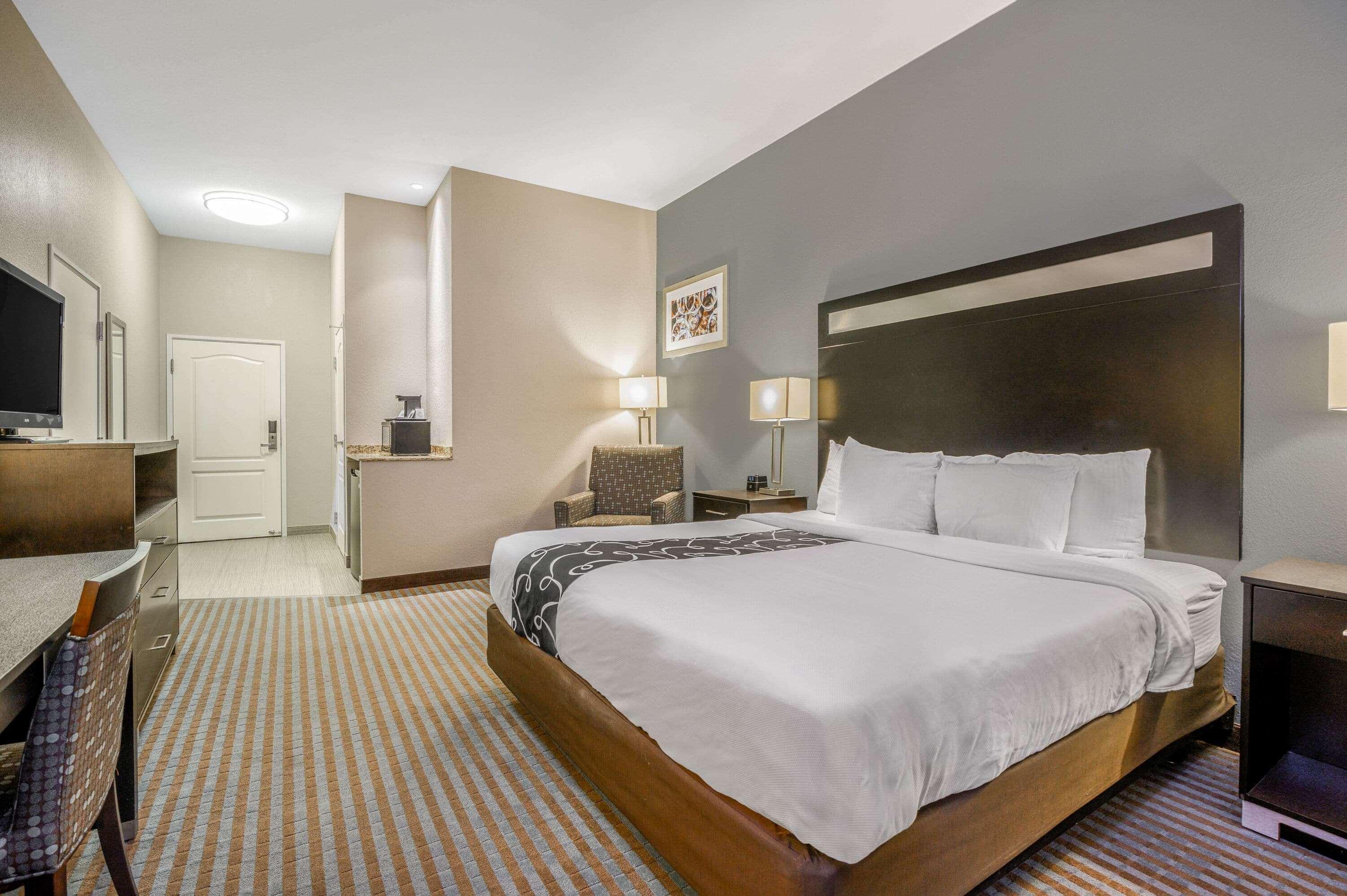 La Quinta Inn & Suites Casino And Bar By Wyndham Glendive Exteriör bild