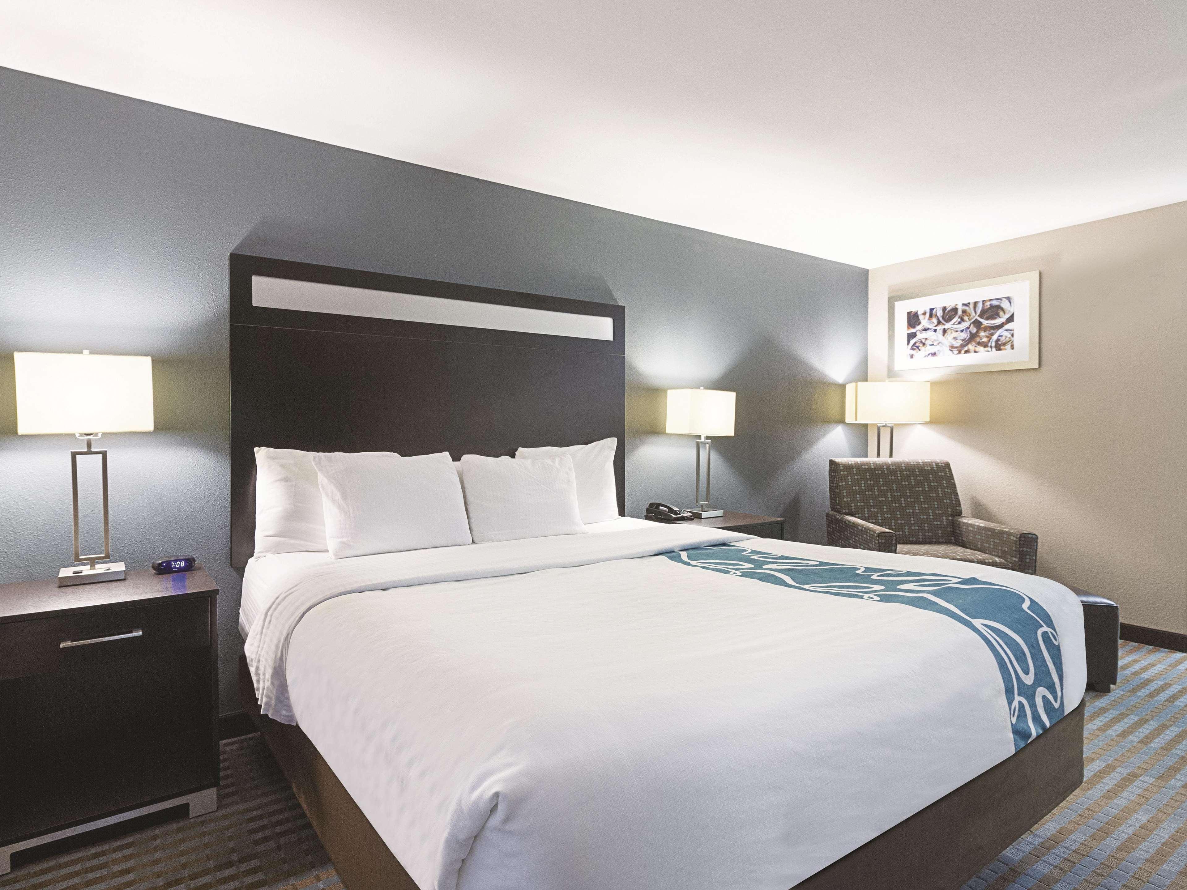 La Quinta Inn & Suites Casino And Bar By Wyndham Glendive Exteriör bild