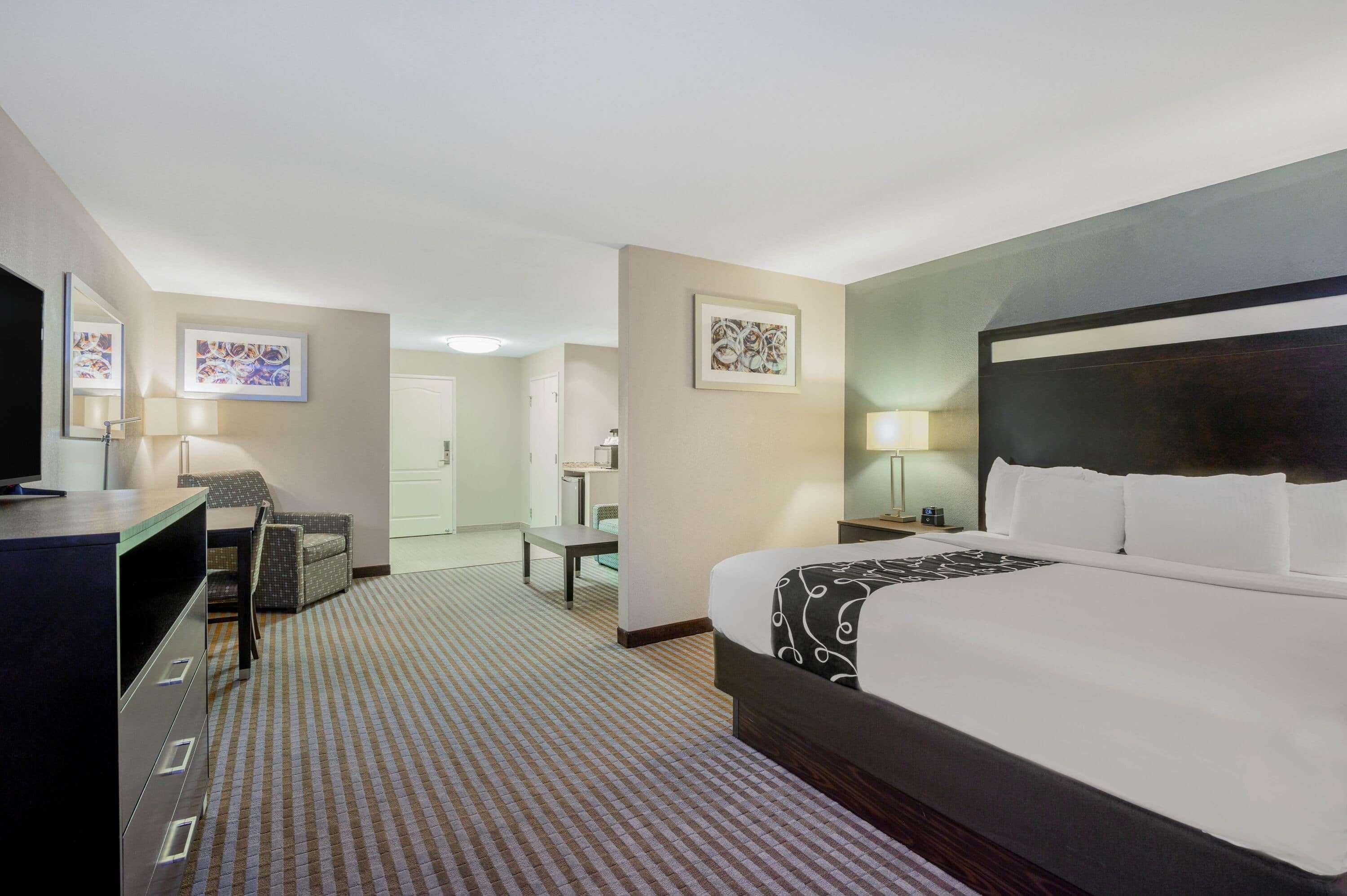 La Quinta Inn & Suites Casino And Bar By Wyndham Glendive Exteriör bild