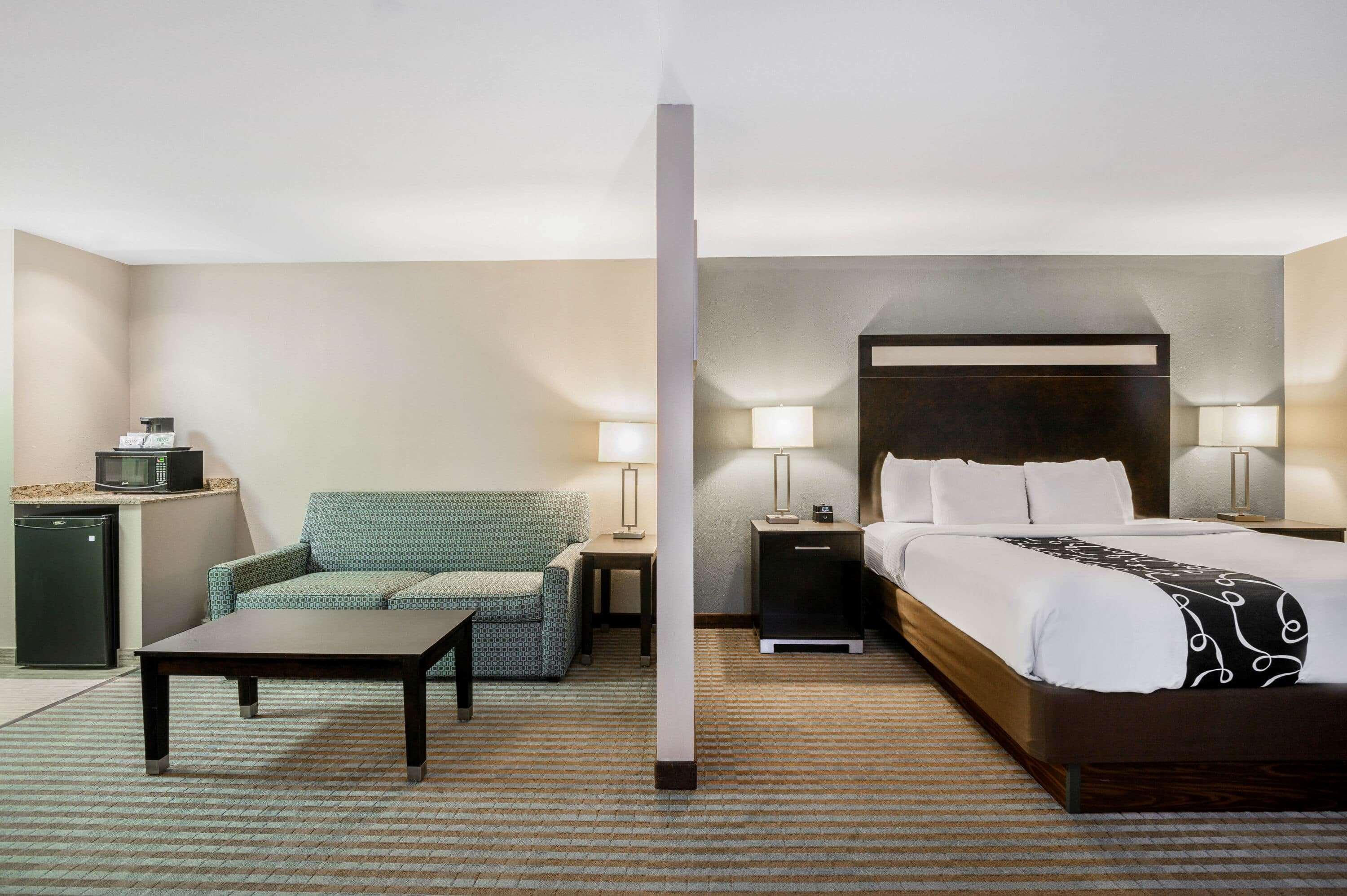 La Quinta Inn & Suites Casino And Bar By Wyndham Glendive Exteriör bild