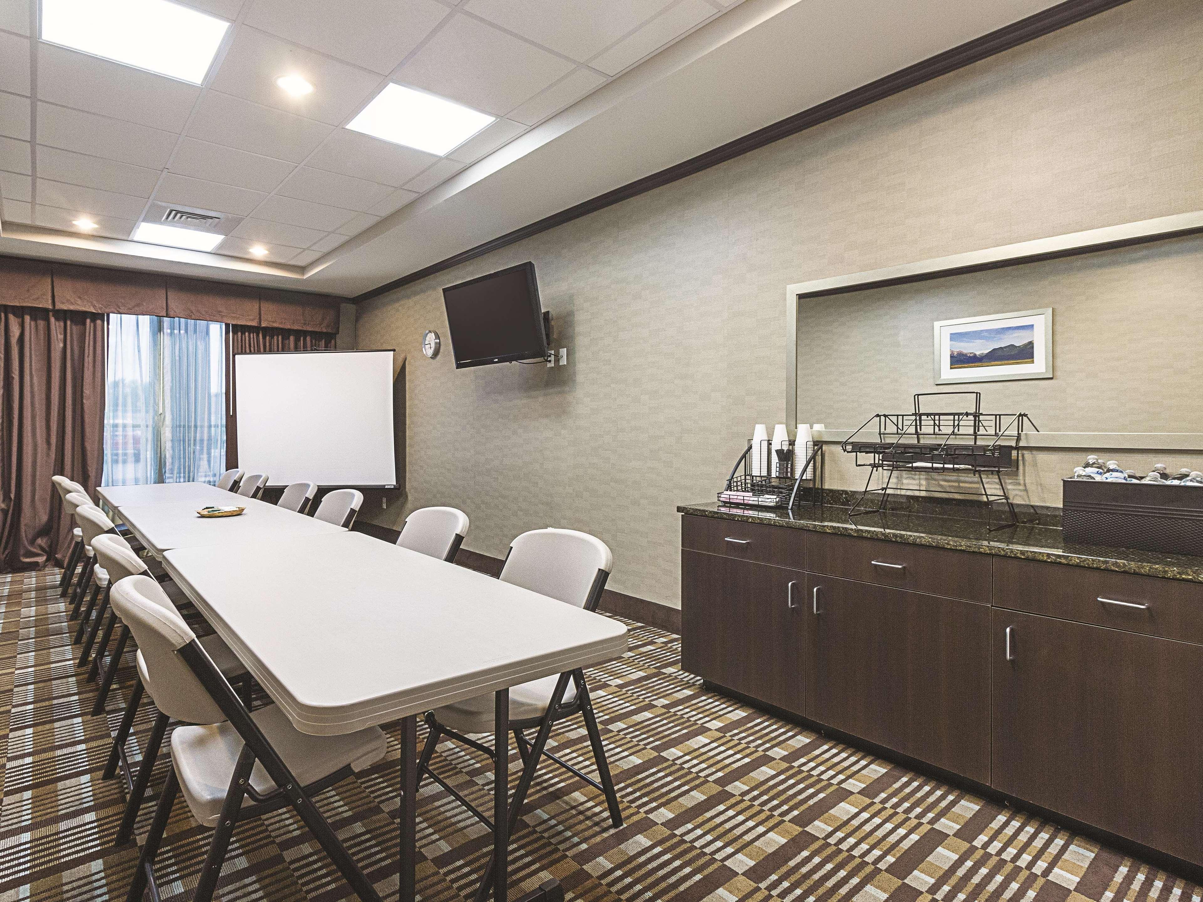 La Quinta Inn & Suites Casino And Bar By Wyndham Glendive Exteriör bild