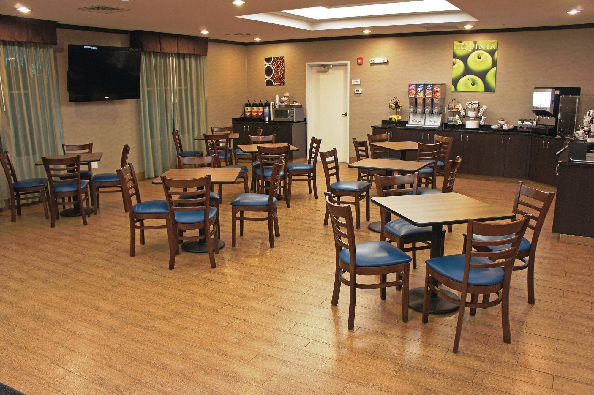 La Quinta Inn & Suites Casino And Bar By Wyndham Glendive Exteriör bild